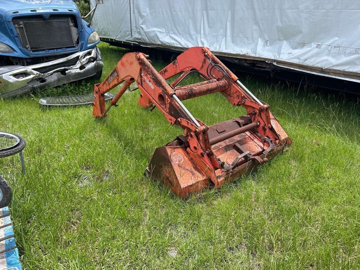 kubota-la853-loader-arm-image-1