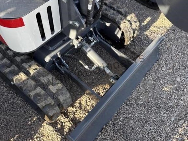 battler-et12m-mini-excavator-image-6