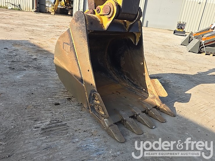 2015-caterpillar-336-f-image-9