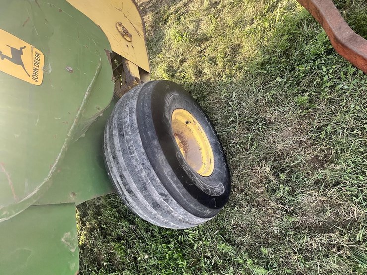john-deere-336-image-14