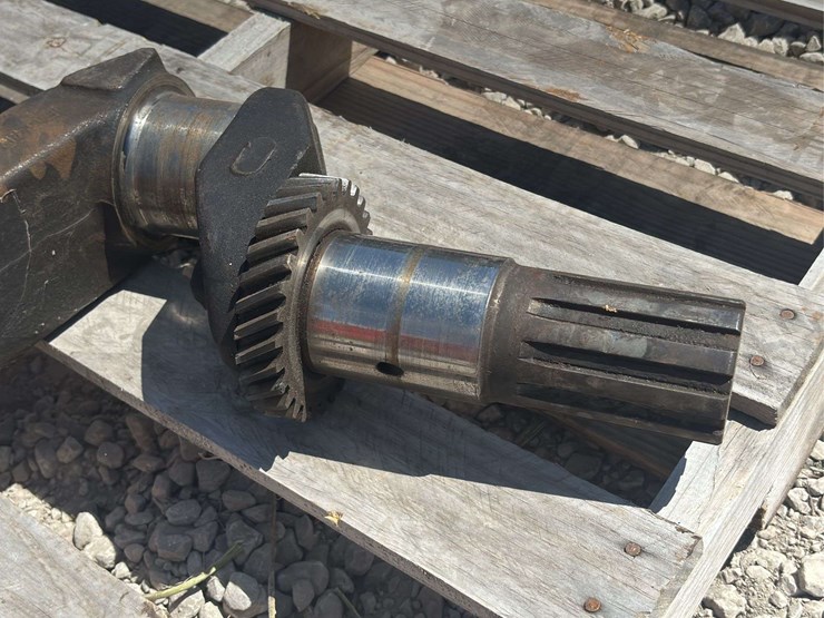 john-deere-model-g-crankshaft-image-12