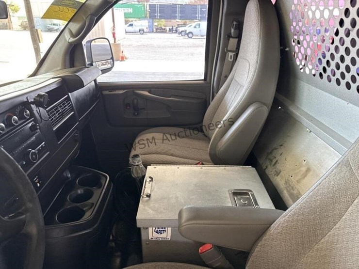 2014-chevrolet-express-2500-image-22