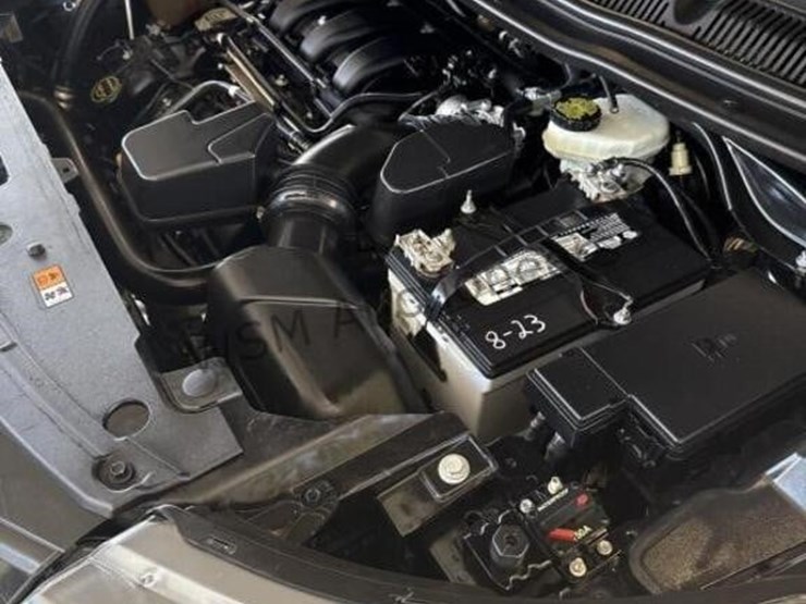 2016-ford-explorer-image-15