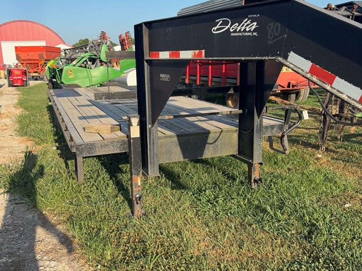 2007-delta-gooseneck-28ft-long,-with-dovetail,-ramps,-20,000lb-axles,-oil-bath-hubs,-good-tires,-lights-work,-vin--4mwfs28287n019245-image-2