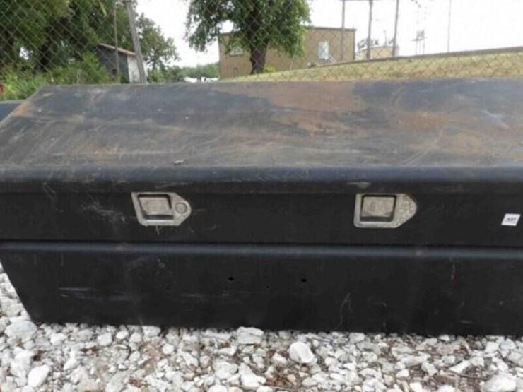 truck/tool-box,-has-keys-image-1