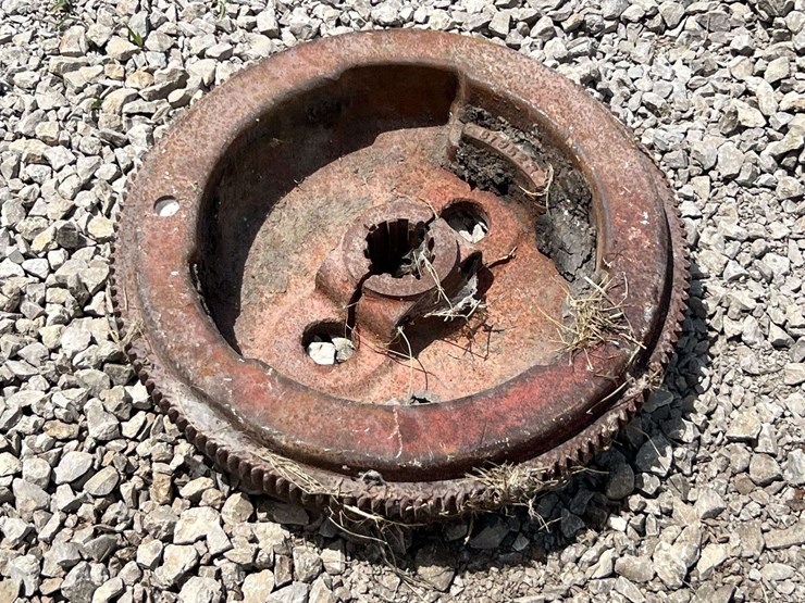 john-deere-model-b-flywheel-image-5