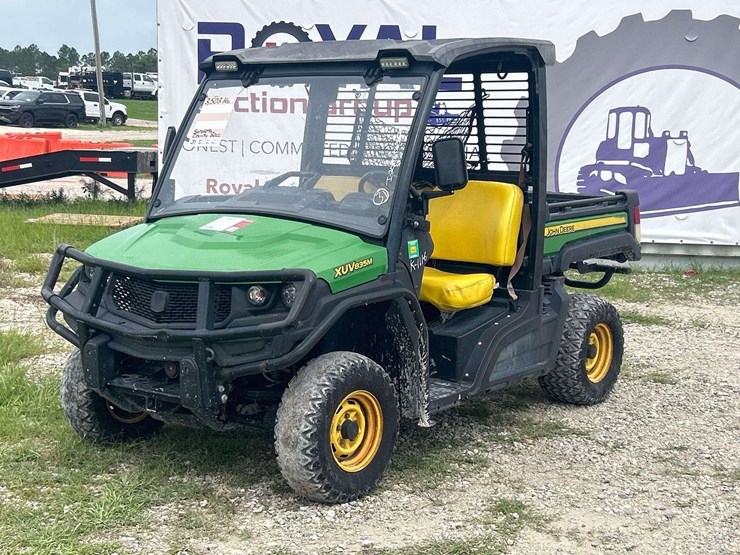 2020-john-deere-gator-xuv-835m-image-1