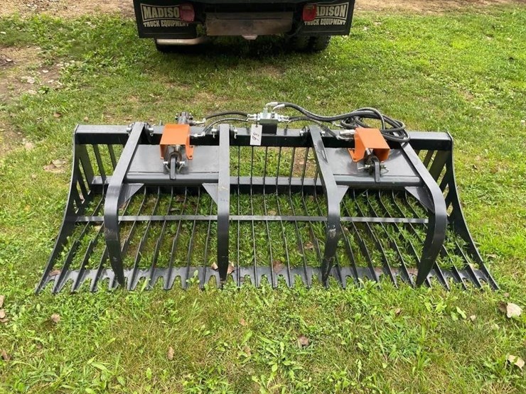 new-7'-skidsteer-grapple-bucket-image-1