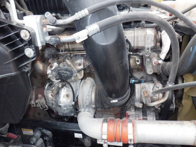 2022-freightliner-cascadia-126-image-15