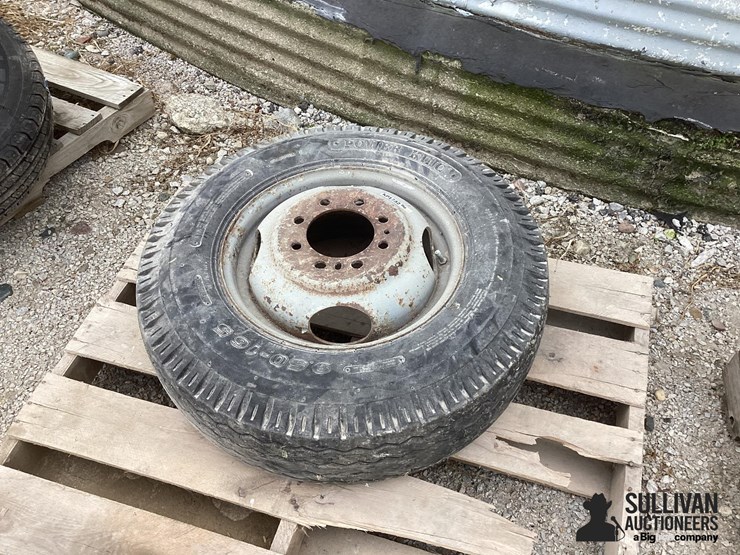 9.5-16.5-tires-&-rims-image-1