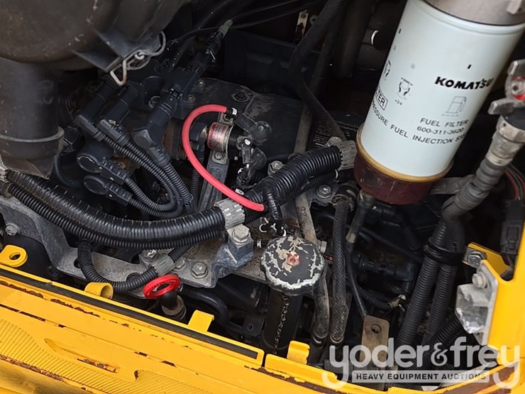 2020-komatsu-d61px-24-image-48