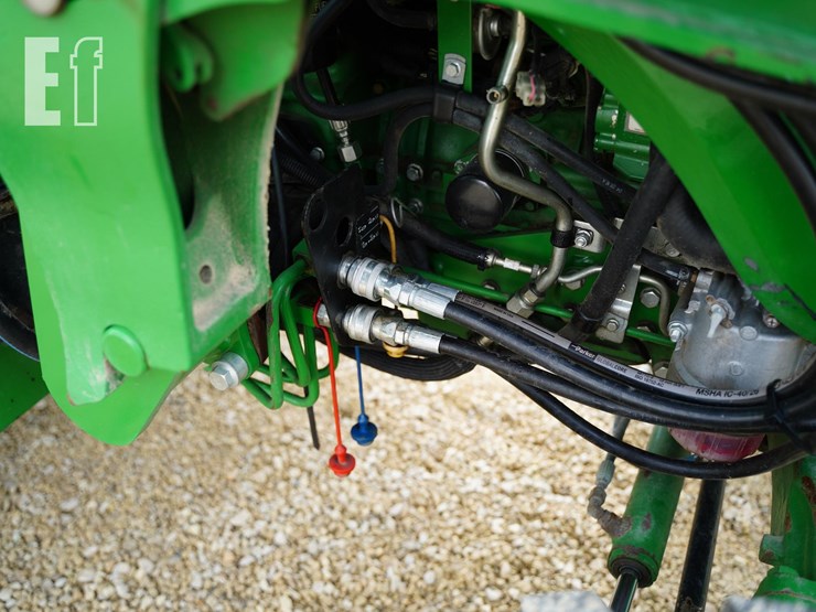john-deere-4044r-image-19