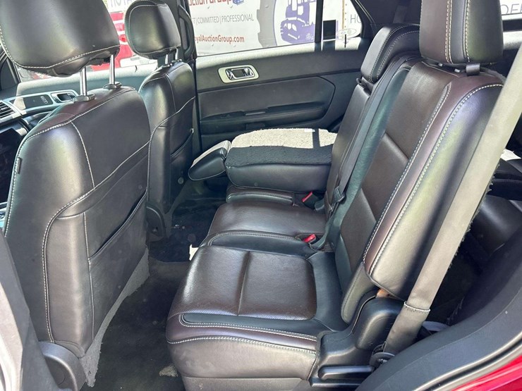 2014-ford-explorer-image-24
