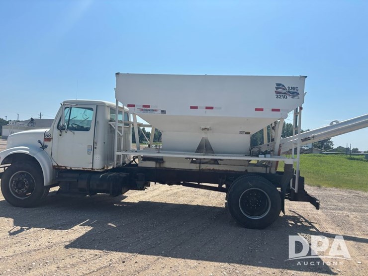 2000-ihc-4900-dry-tender-truck-(dr12098,-unit-25102)-image-14