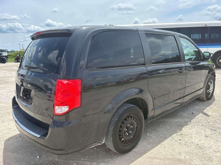 2012-dodge-grand-caravan-image-3