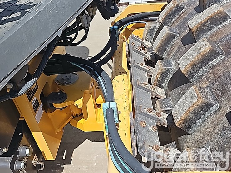 2017-volvo-sd45b-image-19