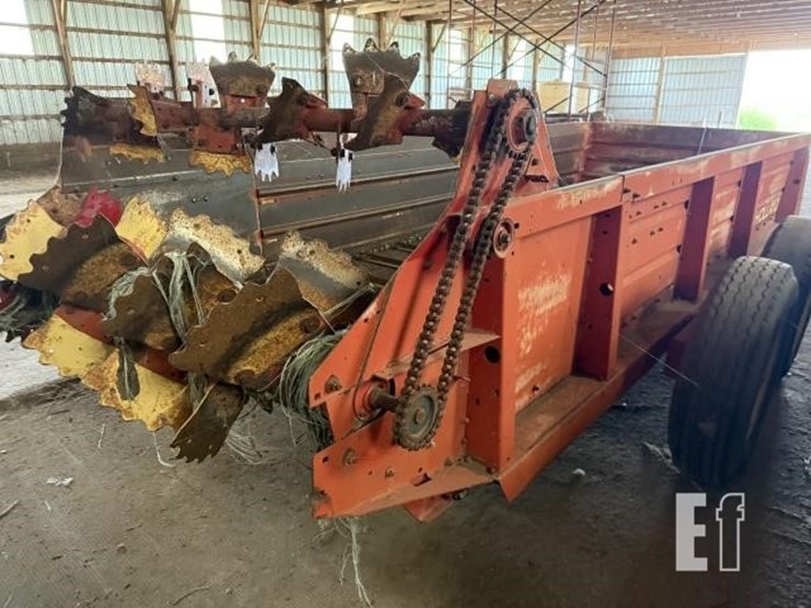 new-holland-790-image-2
