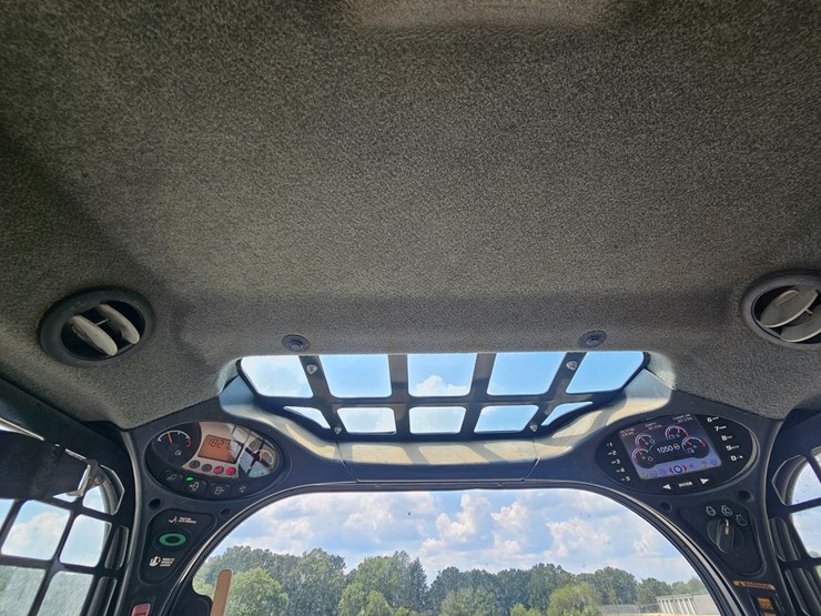 2019-bobcat-t870-image-45