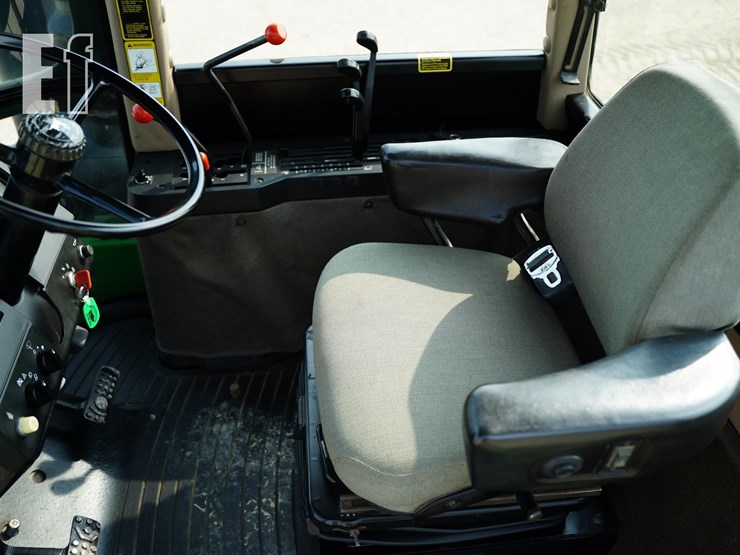 1993-john-deere-8570-image-30