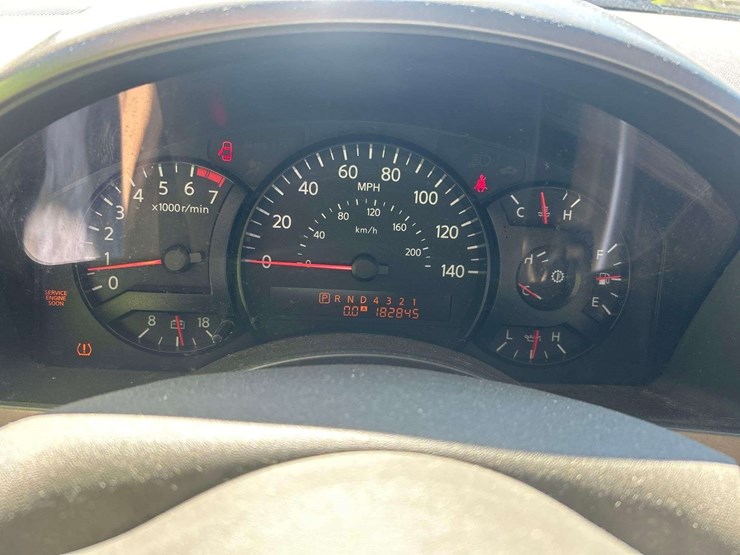 2007-nissan-armada-image-12