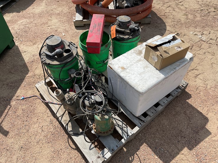 #4742-•-various-sump-pumps-and-vacuums-image-2