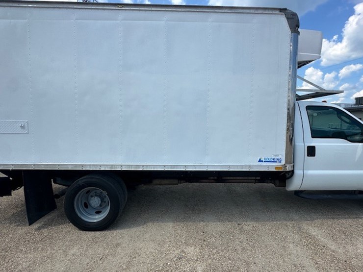 2003-ford-f550-image-22