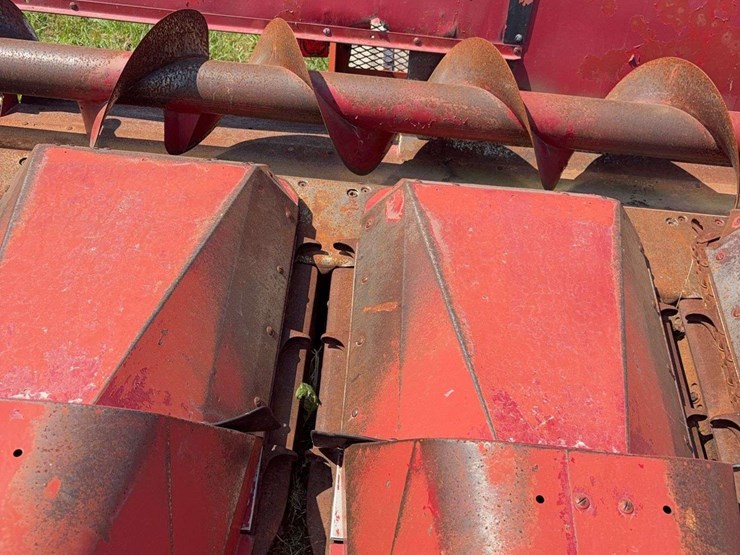 ih-983-8-row-corn-head-image-14