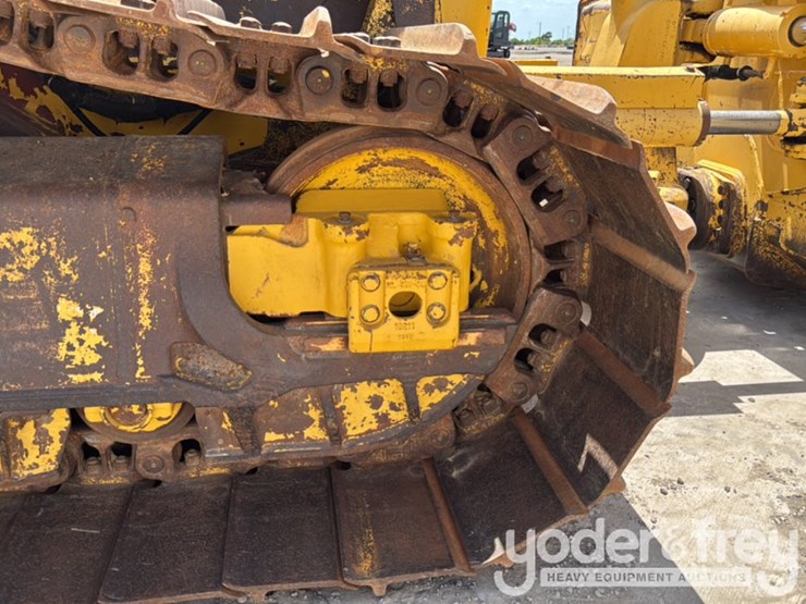 2016-komatsu-d61px-24-image-15
