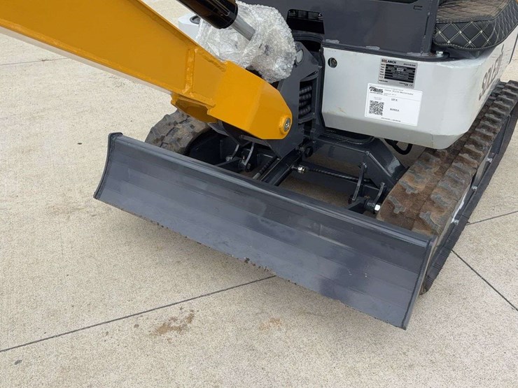sdlanch-sdle20-mini-excavator-image-12