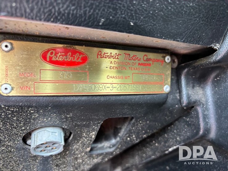 2002-peterbilt-379-image-77
