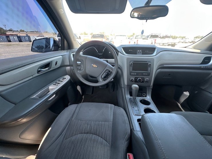 2016-chevrolet-traverse-ls-image-37