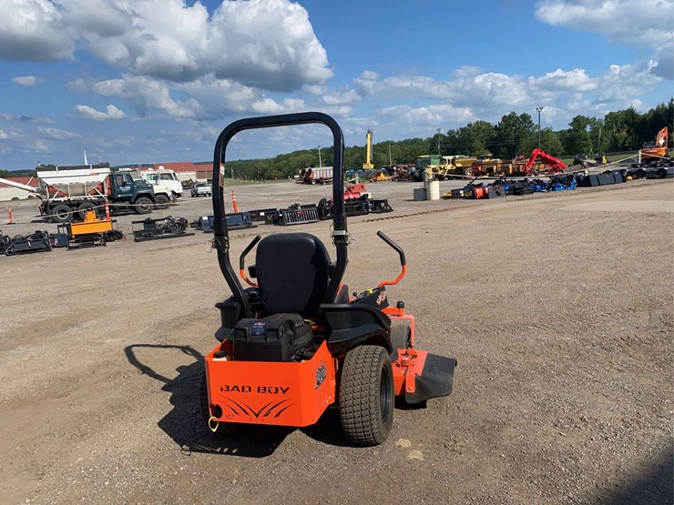 bad-boy-maverick-zero-turn-mower-image-4