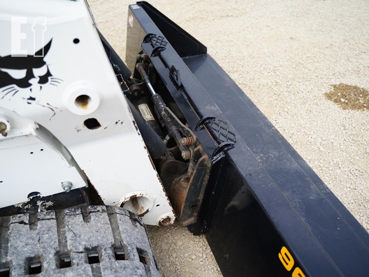 2022-bobcat-t770-image-14
