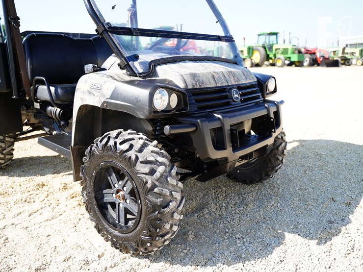 2017-john-deere-gator-xuv-825i-image-13