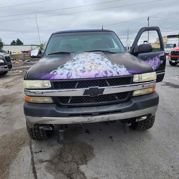 2002 Chevy 2500 HD Pickup Truck