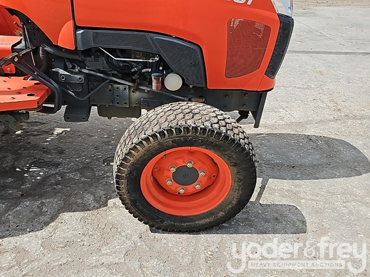 2020-kubota-l2501d-image-10