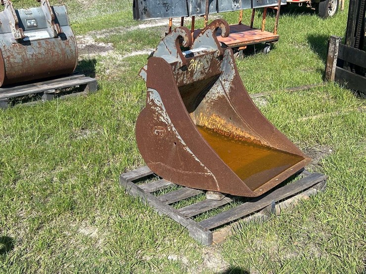 2020-gp-equipment-24in-excavator-bucket-image-2