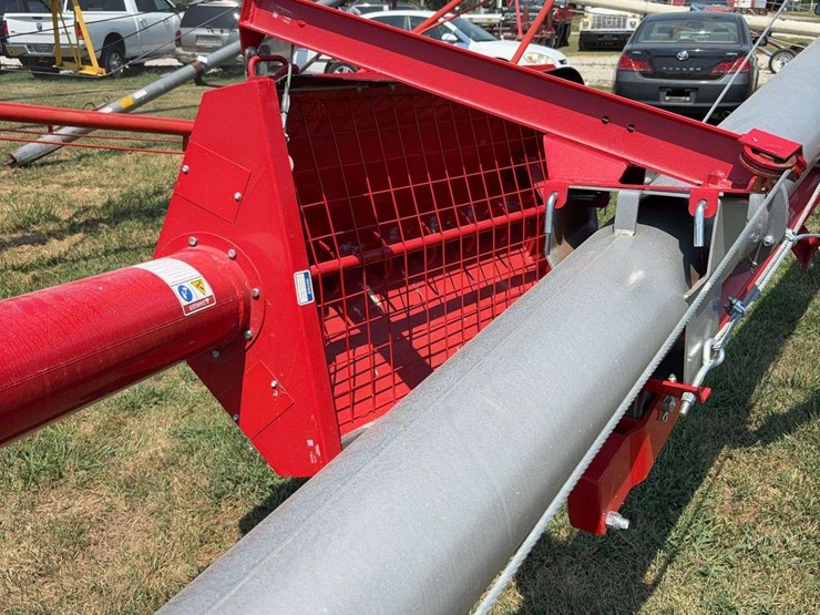 new-2023-agi-hutchinson-hx8-61-swing-away-auger,-540pto,-hyd-lift,-never-used-image-6