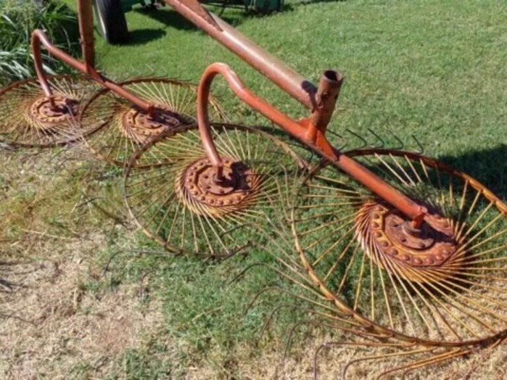 3pt-one-side-4-wheel-hay-rake-image-2