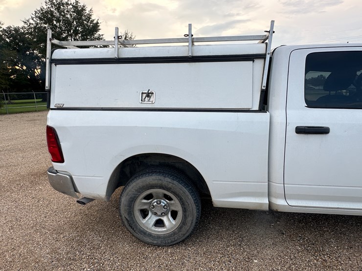 2011-dodge-1500-image-19