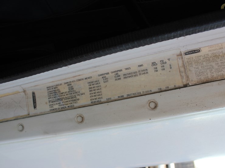 #22943-•-2005-freightliner-|-parts-or-repair-image-13