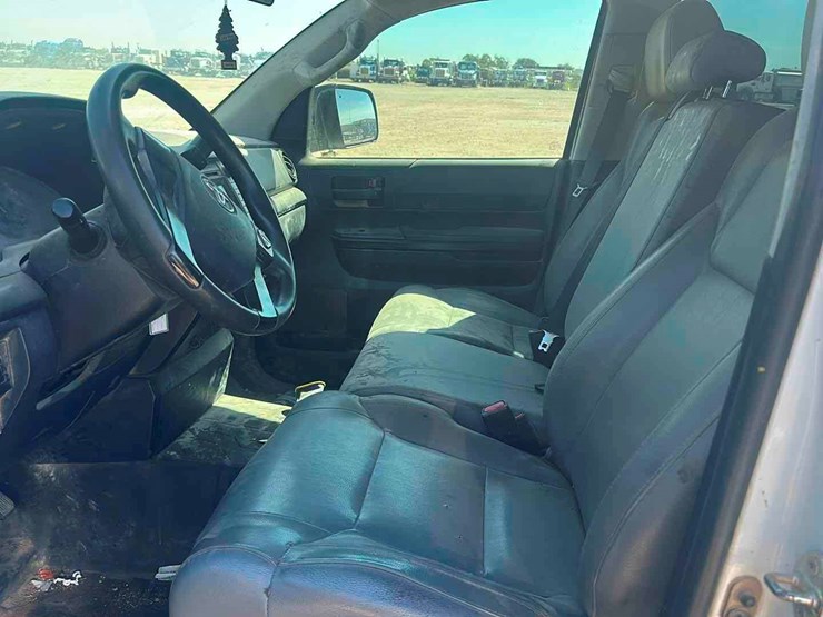 2017-toyota-tundra-image-5