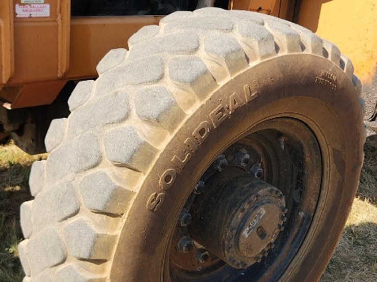 2001-lull-highlander-844c42-telescoping-8000#-lift.-serial-number-01w21p223795.-cummins-diesel-image-16
