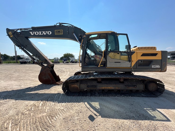 2013-volvo-ec220dl-image-8