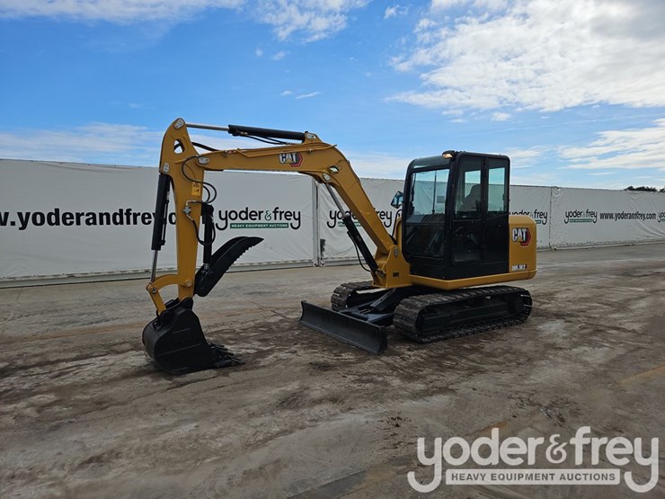 2021-caterpillar-305.5-image-1