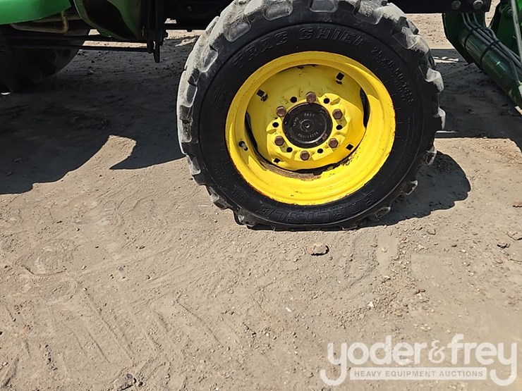 2009-john-deere-3038e-image-23