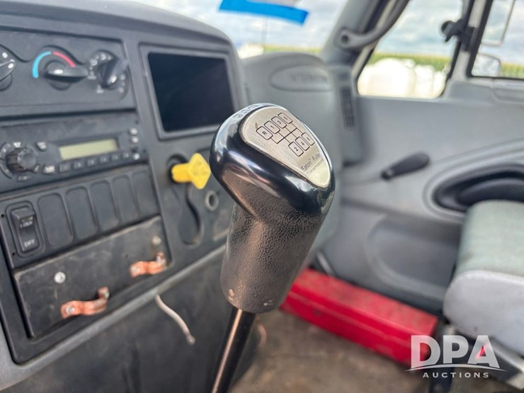 2007-international-durastar-4300-image-33