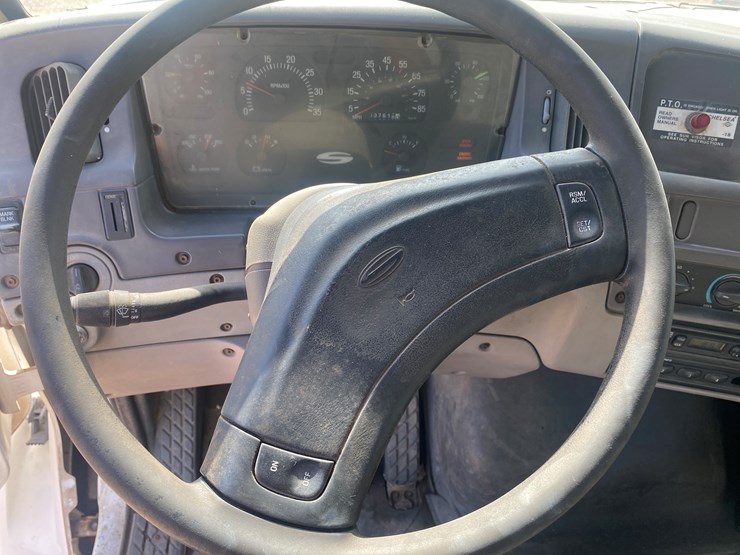 1998-sterling-l7500-image-10