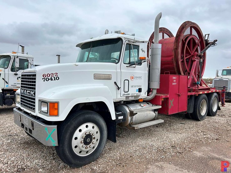 1999-mack-ch613-image-1