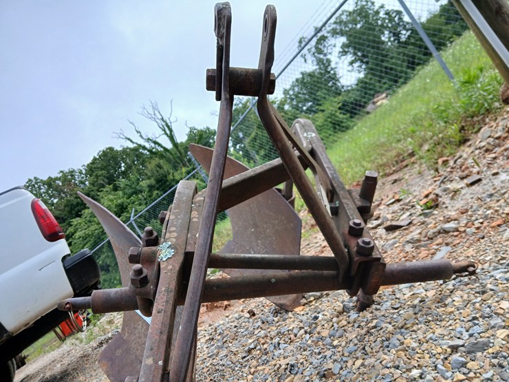 #20730-•-2-bottom-plow-image-10